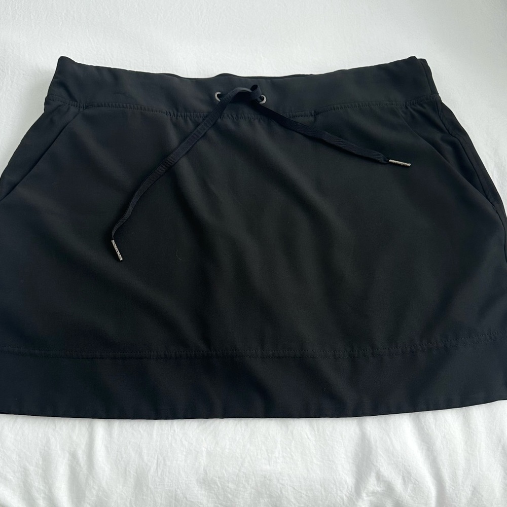 Gaiam Woven Skort- Black- Size M